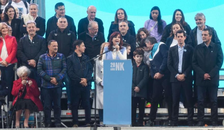 CFK habló ante una multitud pero no señaló a un candidato para las elecciones